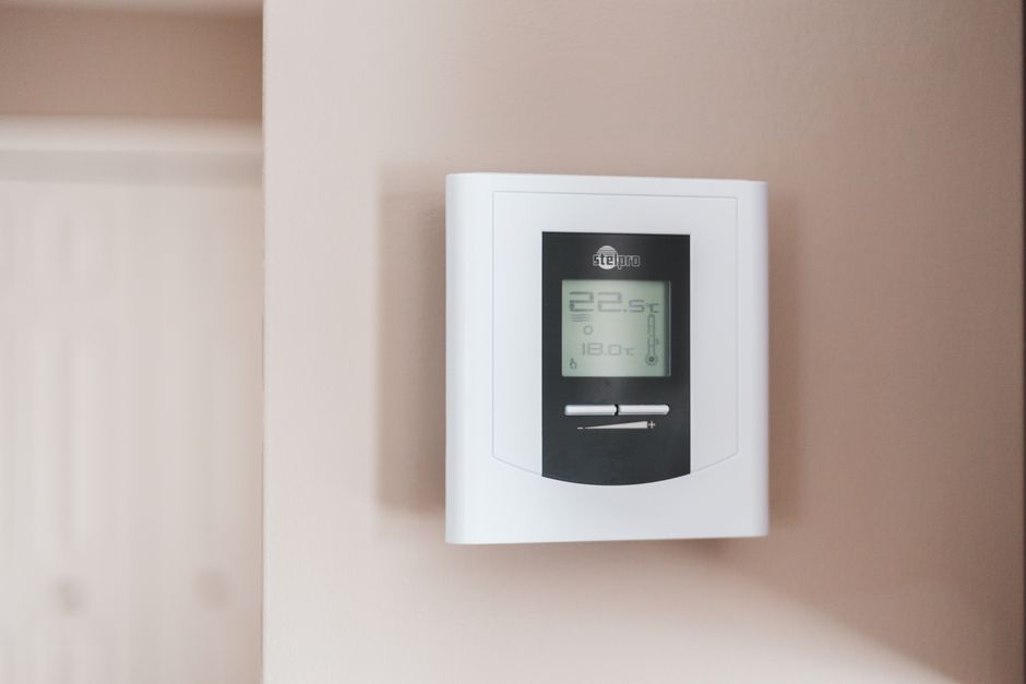 Wall-mounted thermostat